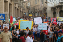  بالفيديو: المدارس الأهلية "لن نعود إلى مقاعد الدراسة حتى ننال حقوقنا كاملةً"